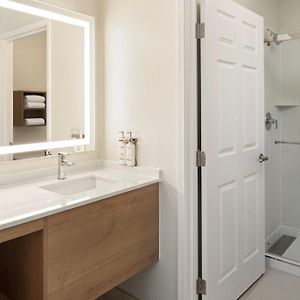 One-Bedroom King Suite