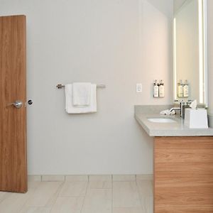 Queen Studio Hearing accessible