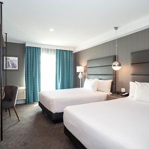 Signature Queen Room