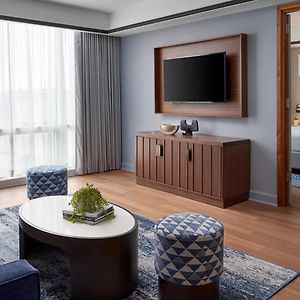 Executive One-Bedroom King Suite