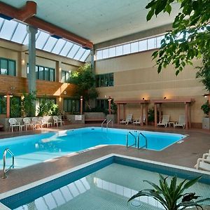 Travelodge By Wyndham Winnipeg East