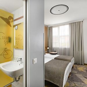Design Twin Room