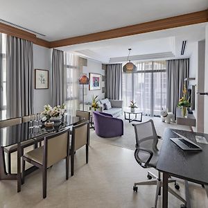 Deluxe Three-Bedroom Apartment