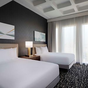 One-Bedroom Queen Suite