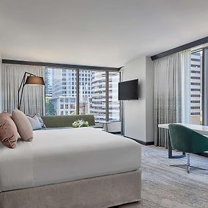 Grand Corner King Suite with City View