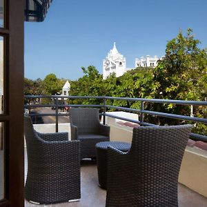 One-Bedroom King Suite