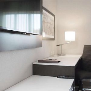 Deluxe  King Room Mobility or hearing accessible