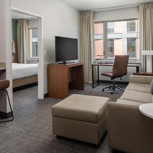 One-Bedroom King Suite