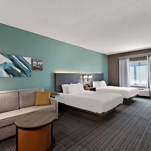 Queen Suite