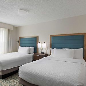 One-Bedroom Queen Suite