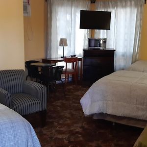 Pine Grove Motel