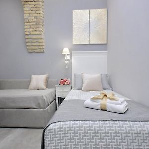 Roman Holiday Suites