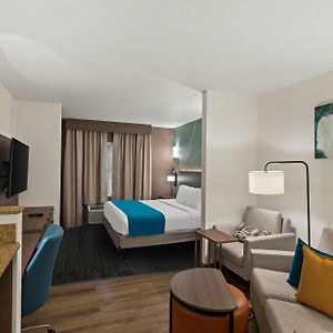 King Suite Mobility accessible