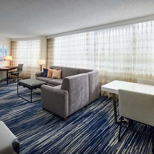 Corner King Suite