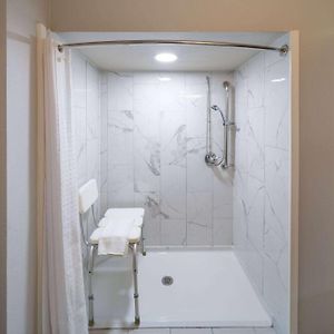 Queen Studio Mobility accessible