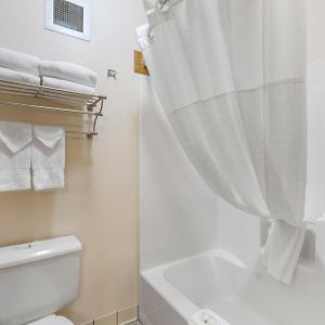 Ground Floor Queen Room