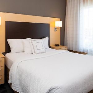 One-Bedroom King Suite