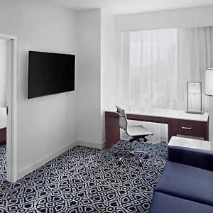 One-Bedroom King Suite