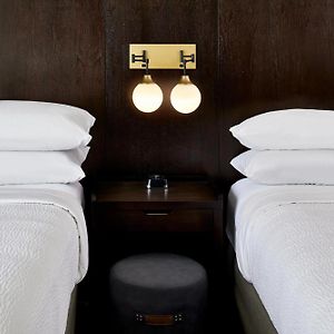 Upper Floors Guest Room