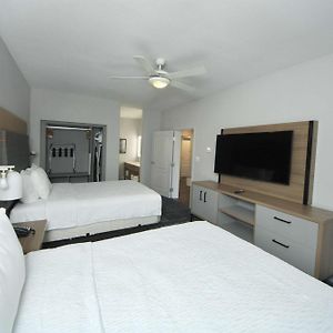 Two-Bedroom King Suite