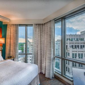 One-Bedroom King Suite