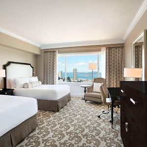 Signature Queen Room Hearing accessible