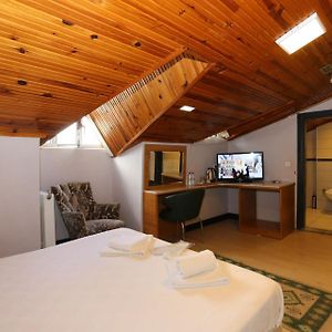 Budget King Room