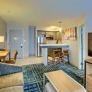One-Bedroom King Suite