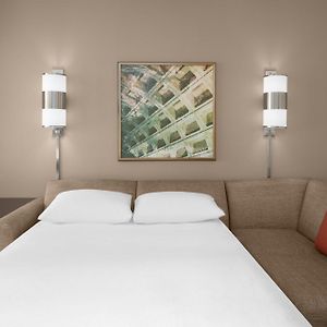 Upper Floors Queen Room