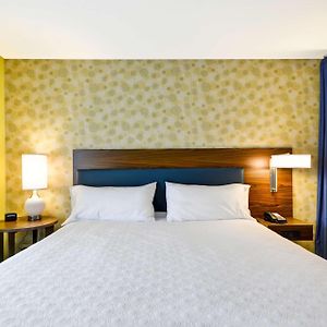 One-Bedroom King Suite