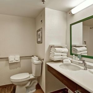 Queen Room Mobility accessible