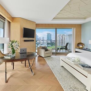 Premier Corner King Room