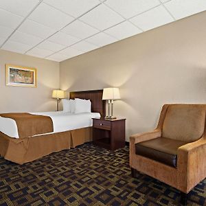 Standard Queen Room