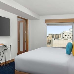 One-Bedroom King Suite