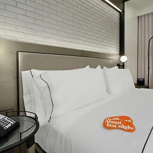 One-Bedroom King Suite