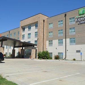 Holiday Inn Express & Suites