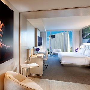 Premium King Room