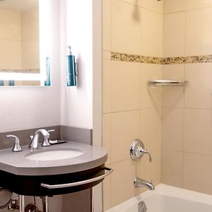 Corner Double Room Hearing accessible