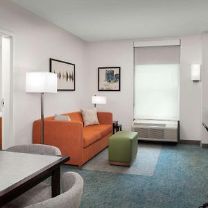 One-Bedroom King Suite