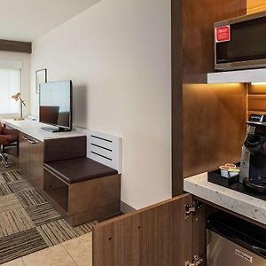 One-Bedroom King Suite