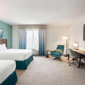 Queen Room Mobility or hearing accessible