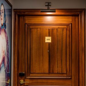 Classic Queen Room