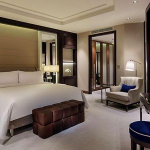 King Suite Mobility accessible