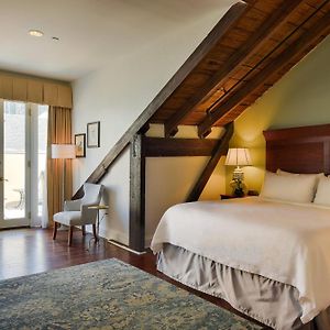 Premium Queen Room