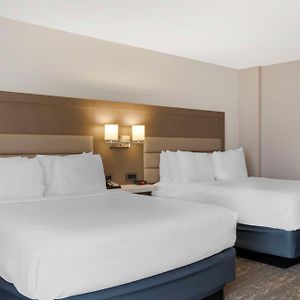 Queen Room Mobility accessible