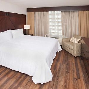 King Suite Mobility and hearing accessible