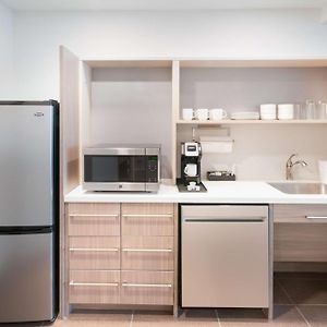 One-Bedroom King Suite