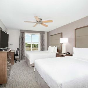 One-Bedroom Queen Suite