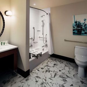 King Room Mobility accessible