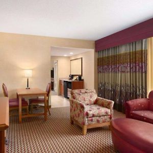 Corner King Suite